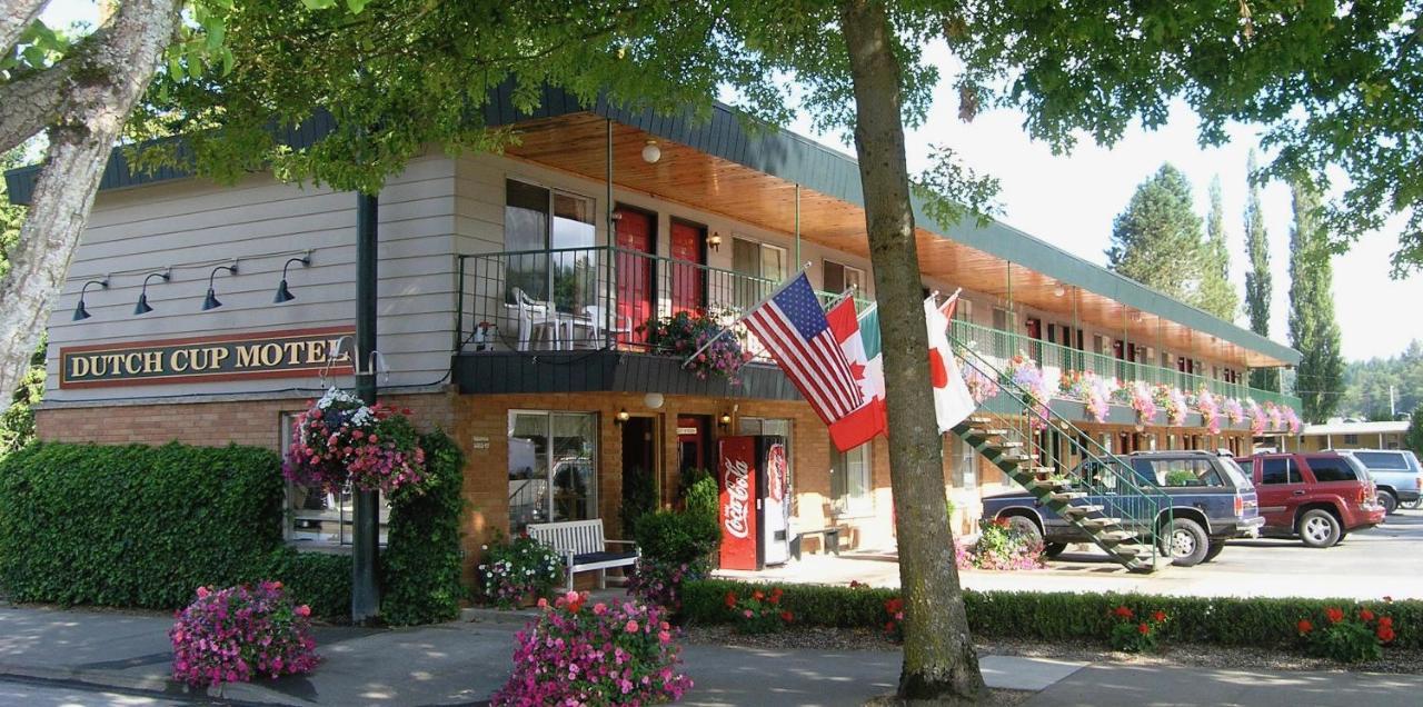 Dutch Cup Motel Sultan Екстериор снимка